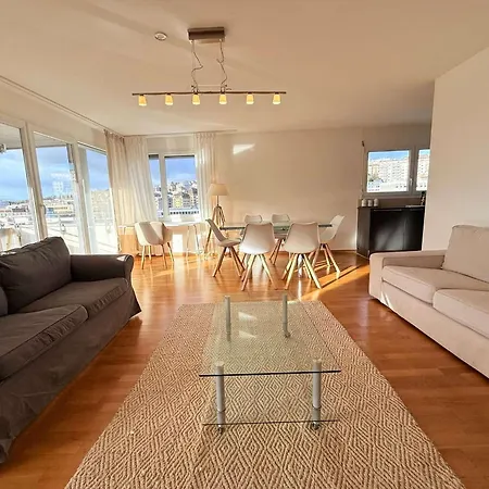 178 Good Location Spacious And Free Parking Included Appartement