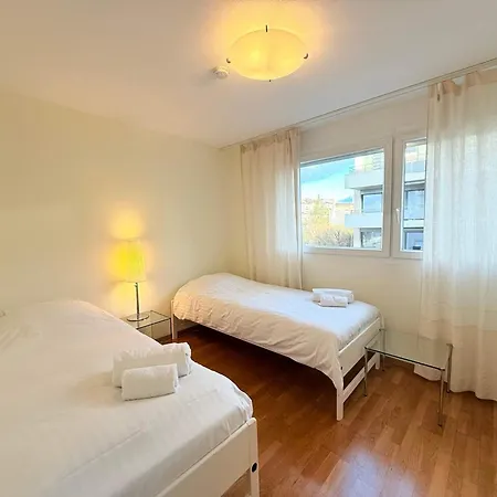 178 Good Location Spacious And Free Parking Included Lägenhet