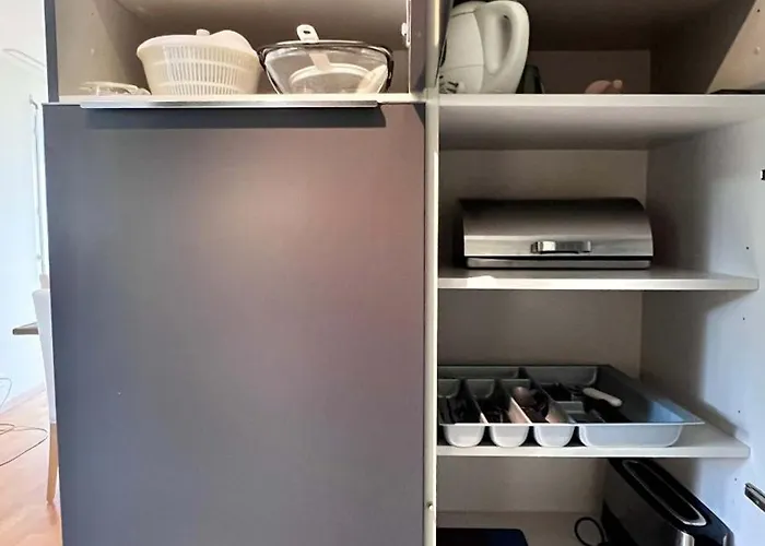 178 Good Location Spacious And Free Parking Included