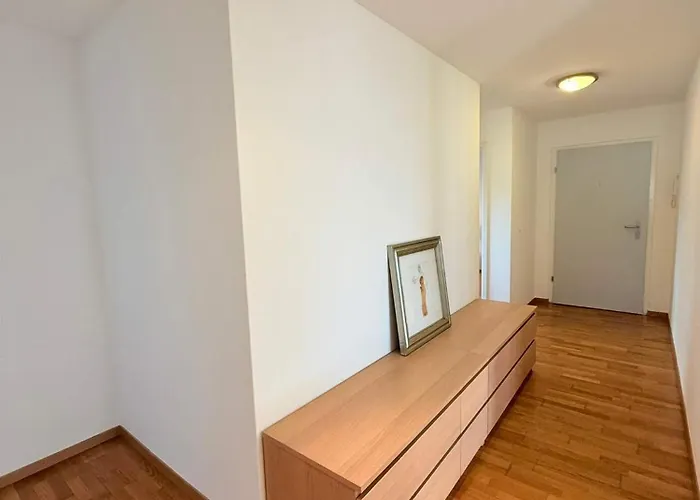 178 Good Location Spacious And Free Parking Included Appartement