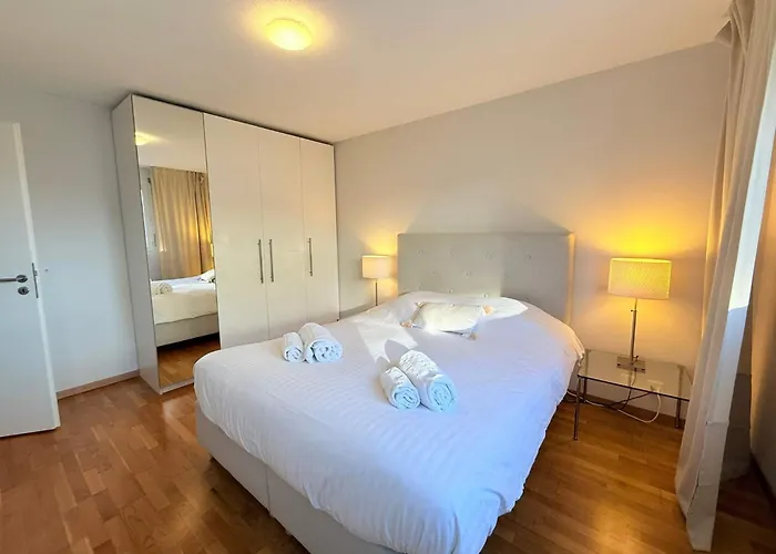 178 Good Location Spacious And Free Parking Included Appartement