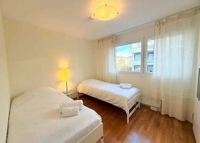 178 Good Location Spacious And Free Parking Included Appartement